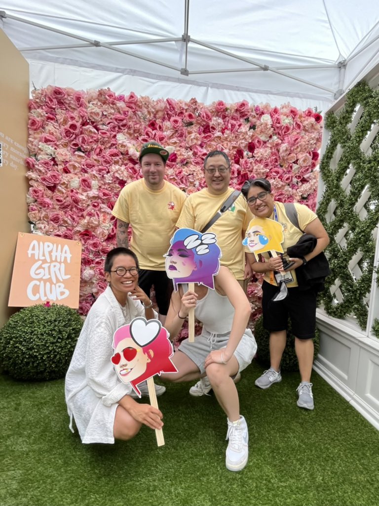 createwithro's tweet photo. bought a plane ticket to new york 2 days ago & surprised the @alphagirlclub fam hehe happy #solsticeTSQ #solsticeAlpha beautiful souls!! 🥹🥹🥹
@jaiillustrated @GeekNYWoo @kaylejawn @charleskoh @sapherapeters @corellianjedi2 https://t.co/i8qtlfMEmk