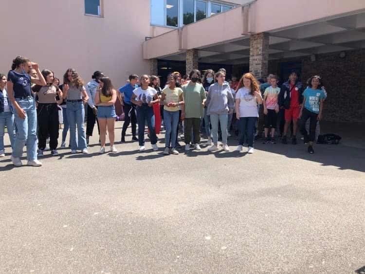 Collège des Bourgognes Chantilly tweet media