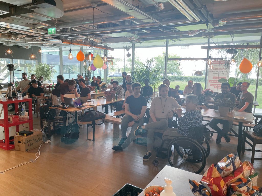 amsrb's tweet photo. The wonderful community members hiding behind the camera 🎥

We're live, from @codaisseur: https://t.co/akwokfoqJl https://t.co/0Y7bkGWy5Q