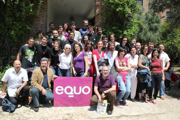 alesanper's tweet photo. Un abrazo muy grande desde @Equo para @monicaoltra
y para @compromis en un día tan difícil.
Ya hace once largos años desde que se tomó esta foto y desde entonces no has parado de ser un ejemplo para nosotros en pos de mejorar la vida de la gente. 
Muy pronto volverás a la tarea. https://t.co/JaFEUGXc7a