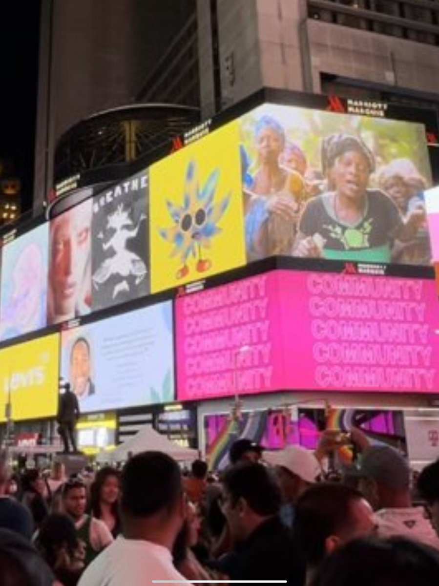 JenX_Based's tweet photo. I’m LITERALLY CRYING RIGHT NOW 😭😭😭🙏🙏🙏🙏🙏 that’s our @WeedPunks in Times Square 💕💕💕💕💕 Thank you @vizmesh for making this possible #NFTNYC #NFTNYC22 Mint yours now at https://t.co/l1EvPWy3Ai for about $5 #eth .0042eth 🥰🙏🍀🥰🥰look @ClickItsDone WE DID IT 💕💕 https://t.co/UwjGbAYpZP