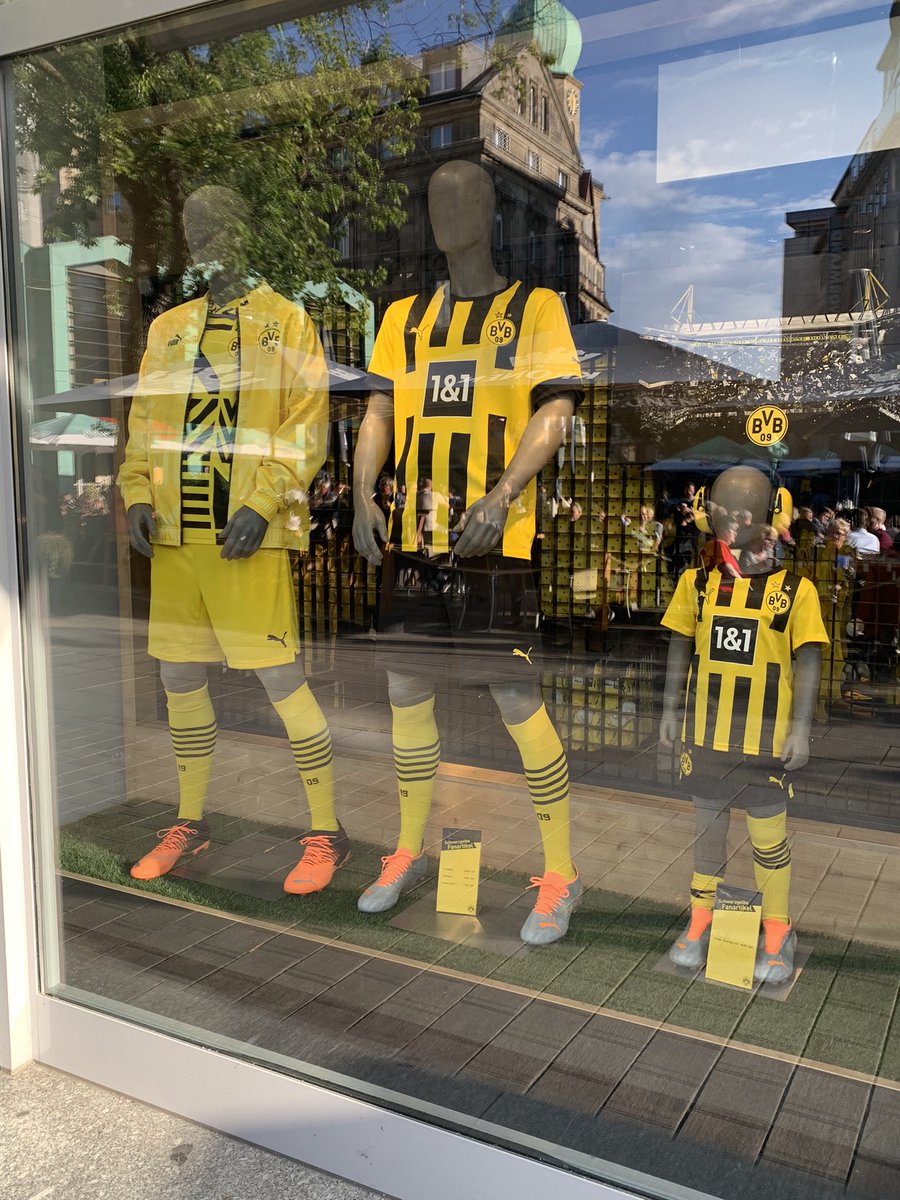 Diva_Ctina's tweet photo. Still an Ajax girl, but had to stop by the Dortmund fan shop. Wonder if they have any Erling Haaland jerseys on sale cheap? 😄🧐 #BorussiaDortmund #cheapclothes https://t.co/S6NMwH81cY