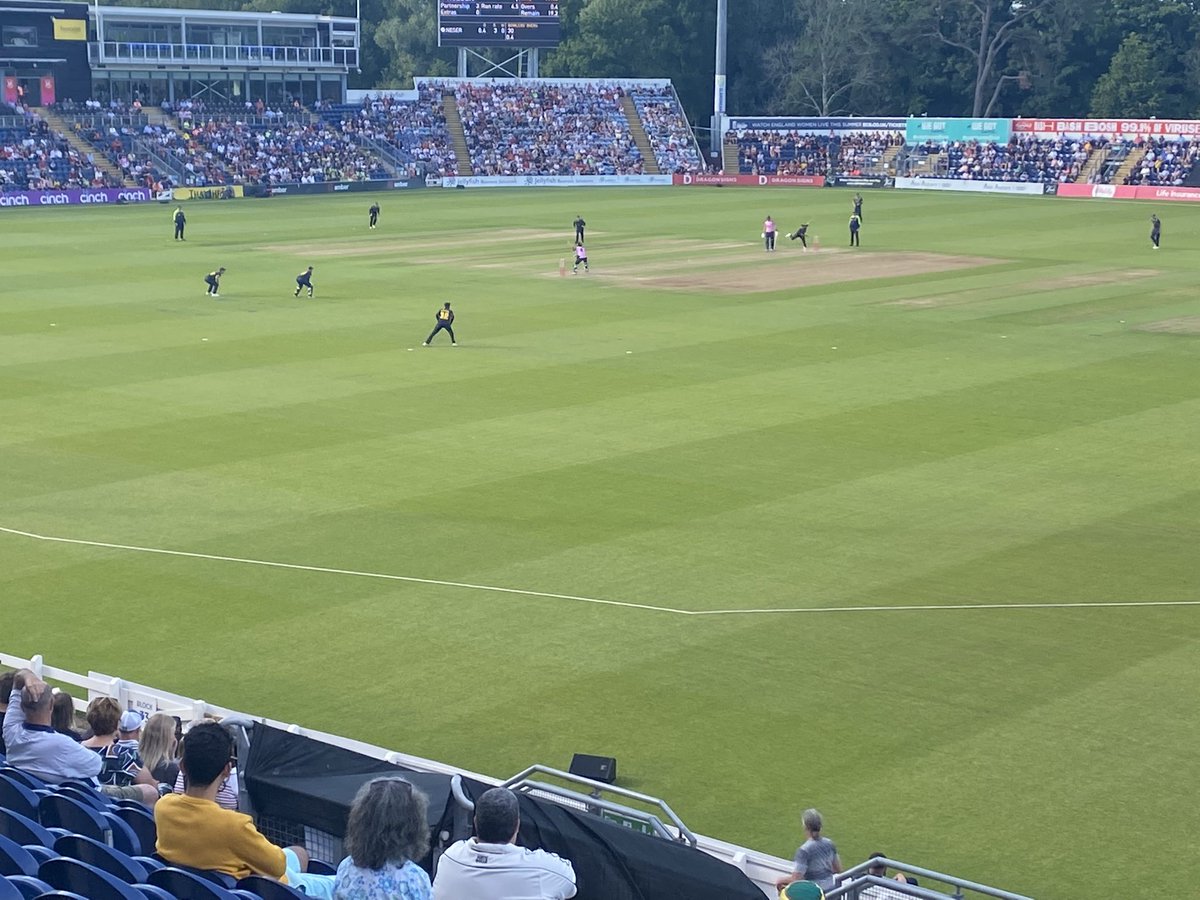 CWCHS_PE's tweet photo. Let’s goooooOOOOOO @GlamCricket @CardiffWestCHS https://t.co/QNvDI4WOUQ