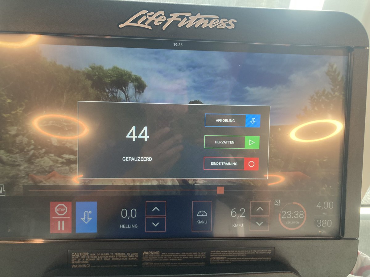 Just finalized a long working day at the office with my first Lely Gym visit! Very cool to have our own work-out place at the office 🤩😎! #lely <a href="/LelyHolding/">Lely</a> #fitatlely #fit