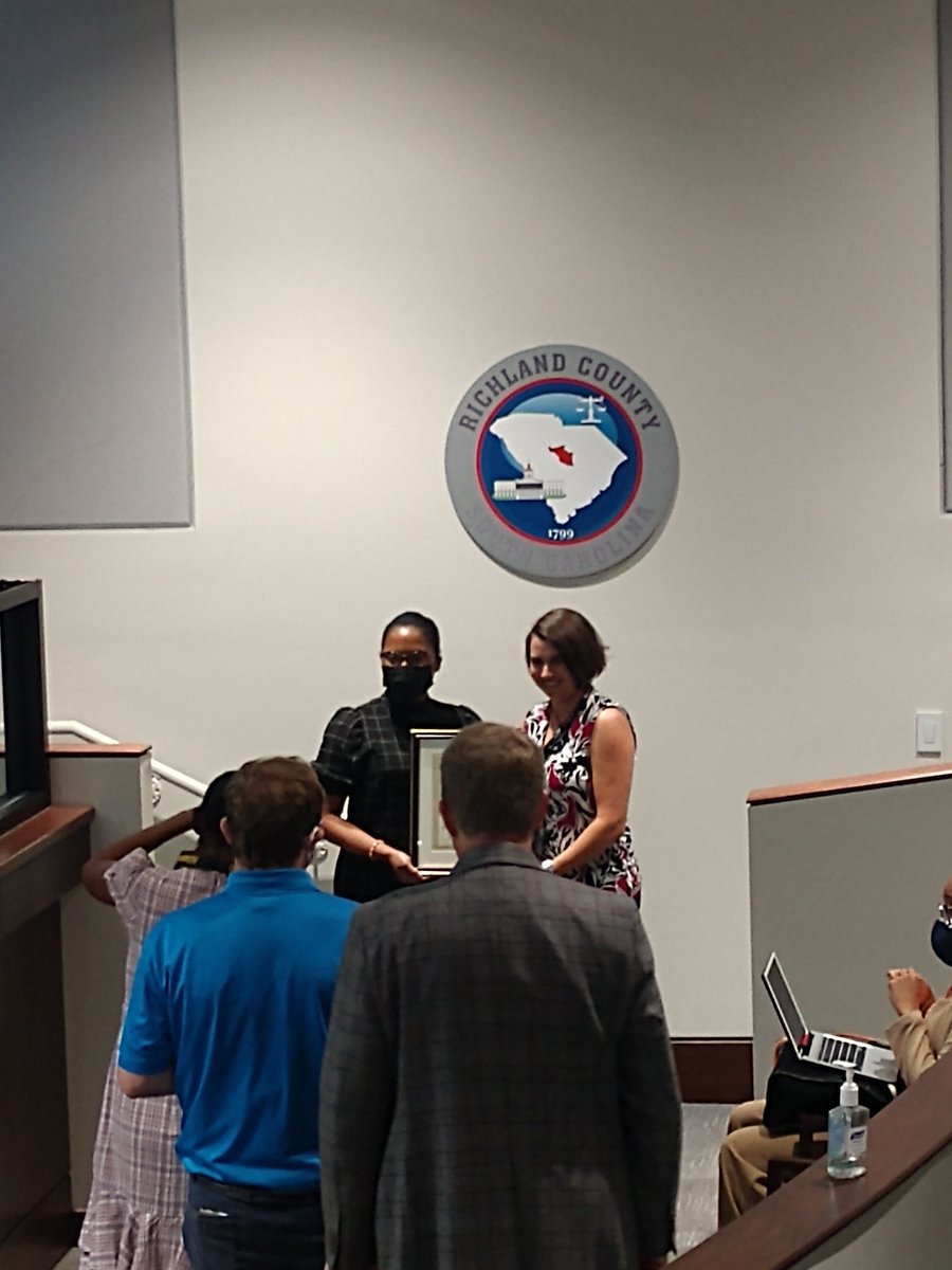ConDistForester's tweet photo. Congrats @ChandaLCooper on your recognition from @RichlandSC on being named @EEASC1 Educator of the Year!!  Well earned!!

@RSWCD 
@NACDconserve https://t.co/62rir1ZzYa