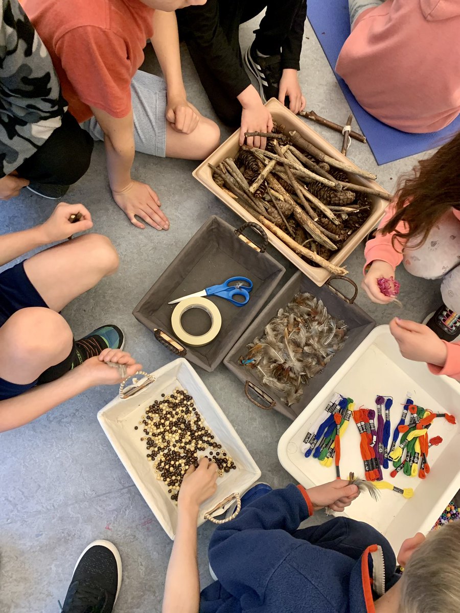 MistryIra's tweet photo. Started the day with a school wide round dance, followed by oral storytelling and a craft inspired by Ojibwe dreamcatchers with buddies.@BlueridgeSD44 @NVSD44 #NationalIndigenousPeoplesDay2022 https://t.co/DD5SMZf0PT