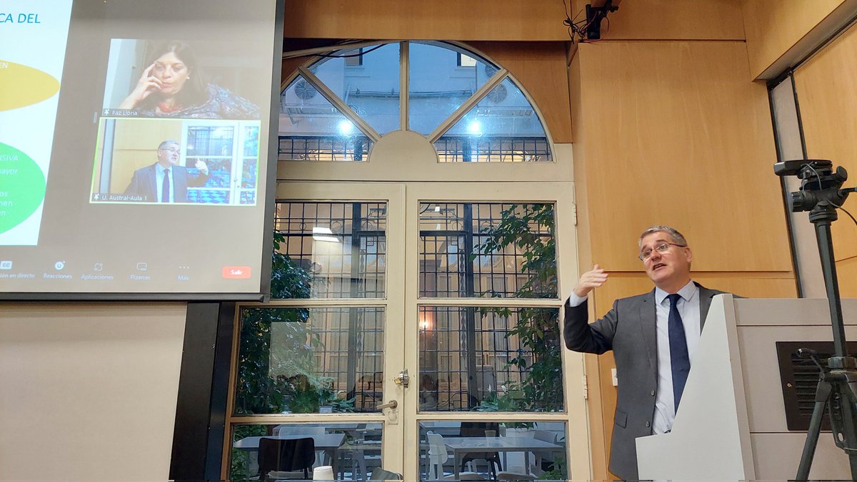 Gran debate en el primer dia de la semana intensiva de la Diplomatura en Cibercriminalidad <a href="/AustralDerecho/">Austral Derecho</a>. <a href="/JoseRAgustina/">JR Agustina</a> <a href="/PAZLLORIA/">Paz Lloria ⚖️👩🏻‍🎓💜🎸🤘🏻</a> <a href="/danydupuyok/">Daniela Dupuy</a> <a href="/CarolaBottini/">Carola Bottini</a> <a href="/cataneme/">Catalina Neme</a>