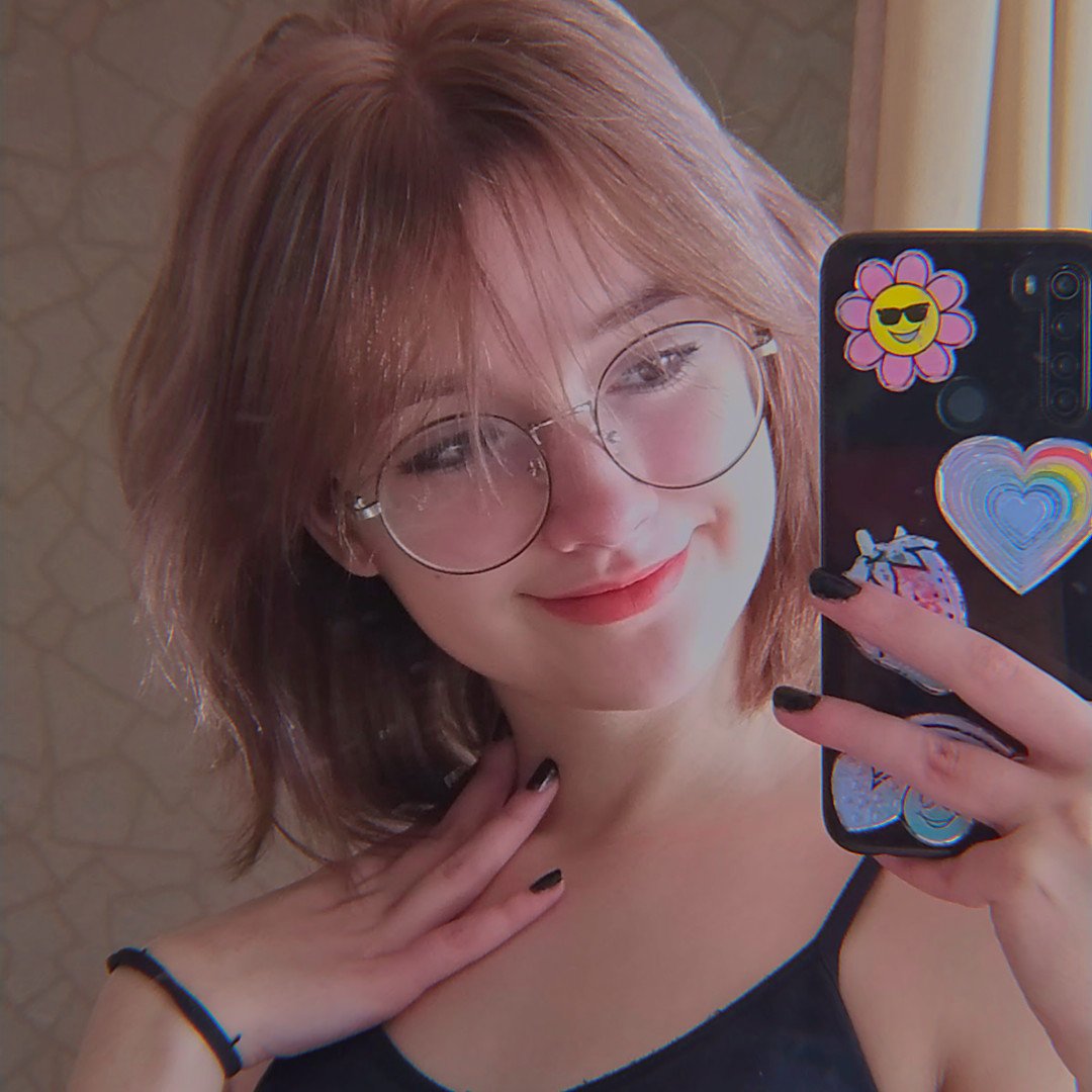 Allimeis's tweet photo. Вас вітає Міла або ж #mimi 😼 — макне нашої команди. Живу танцями🧍‍♂️ https://t.co/u6C5L8EG66