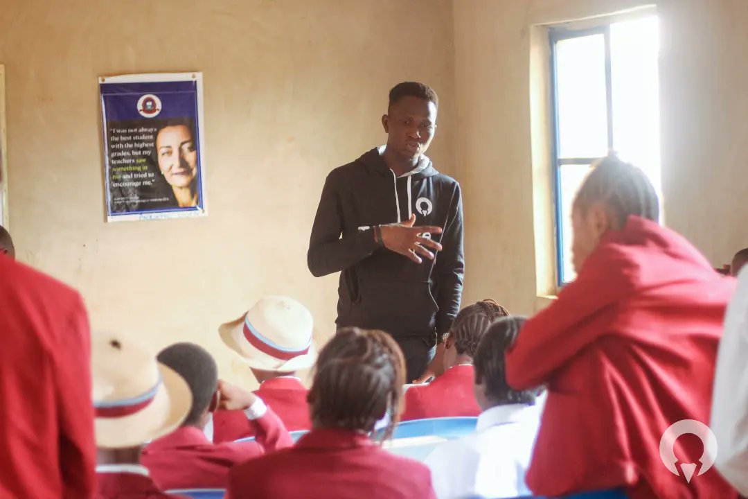 Tekisite_'s tweet photo. TEKISITE OGUN: DAY 2
Tekisite Trainers doing their thing; empowering the young generation!
#tekisite #tekisiteogun #tech #technology #Nigeria #oguntech #ogun https://t.co/zKq6YbYhol