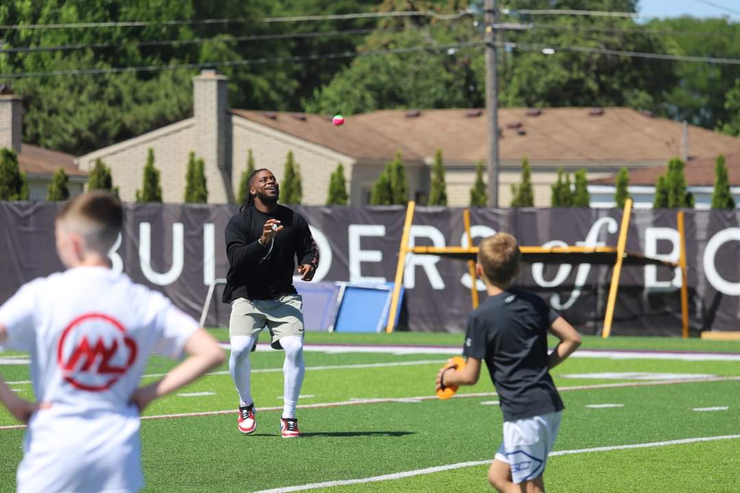 On Saturday, we hosted @delasallehs alumnus and Kansas City Chiefs defensive end Mike Danna, '15, for his 2022 youth camp! The camp included games, bounce houses and so much more! Thank you to all those who attended and helped make the event so much fun! #PilotPride