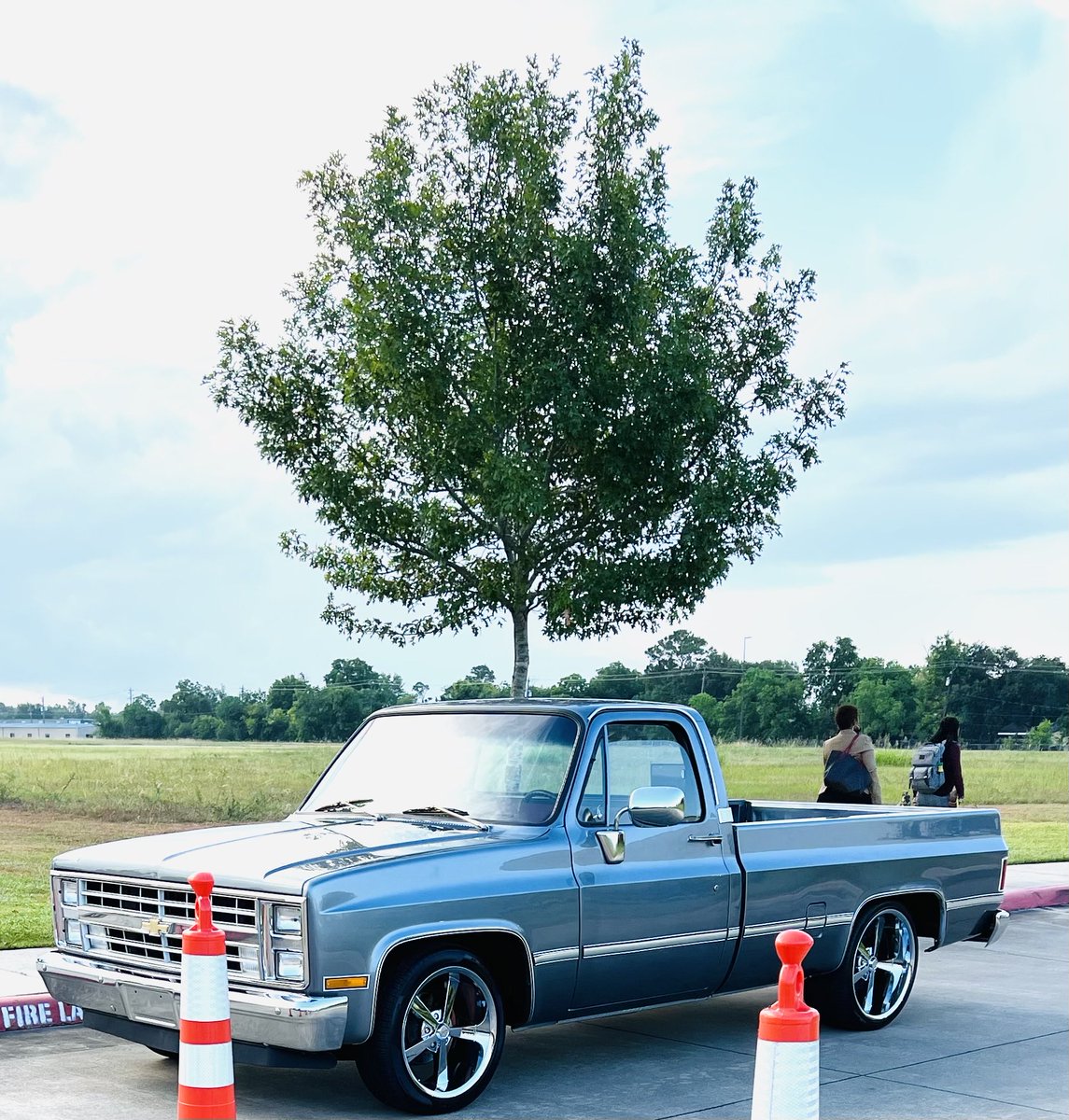 AthertonES's tweet photo. We had a blast pulling out the old schools for our ⁦@HoustonISD⁩ DRIVE Summer Leadership Event! We’re thankful for supportive families, who helped us pull it together! #WJGManagement #DonaldPughSr/Jr #FinleyEnterprises #onlyatAtherton https://t.co/jXM1Nu0uul
