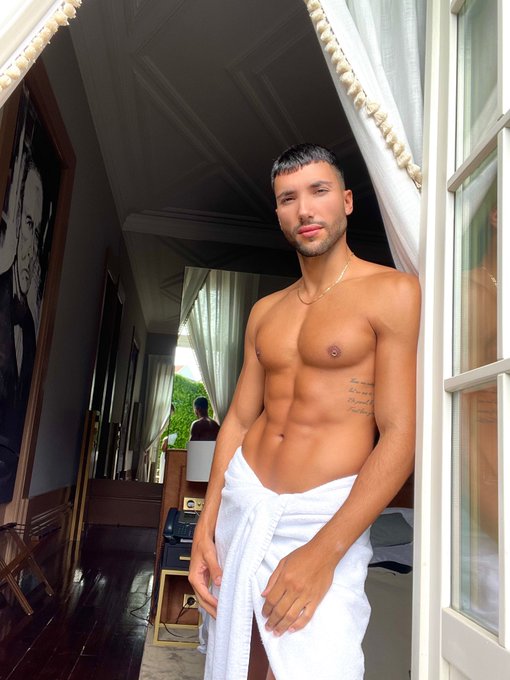 So many stories to share with you guys from this hotel room 🔥🔥🔥  Come and join our crew to see more:  https://t<a href="/tag/twins"class="tags"><span>#twins</span></a><a href="/tag/gemelos"class="tags"><span>#gemelos</span></a><a href="/tag/gemeos"class="tags"><span>#gemeos</span></a><a href="/tag/twinfitness1"class="tags"><span>#twinfitness1</span></a><a href="/tag/mickfi"class="tags"><span>#mickfi</span></a>