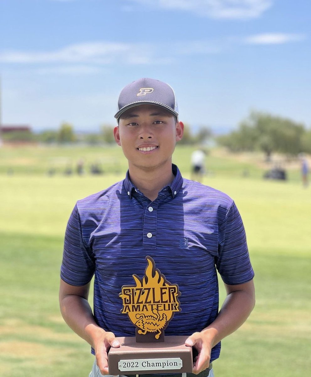 PurdueMensGolf's tweet image. 🏆 Sizzler Amateur Champion! 

Kent Hsiao fired a 54-hole total of 12-under par to win by one shot!

📈 Final-round 63 to rally from 3 shots back at Talking Stick Golf Club.
