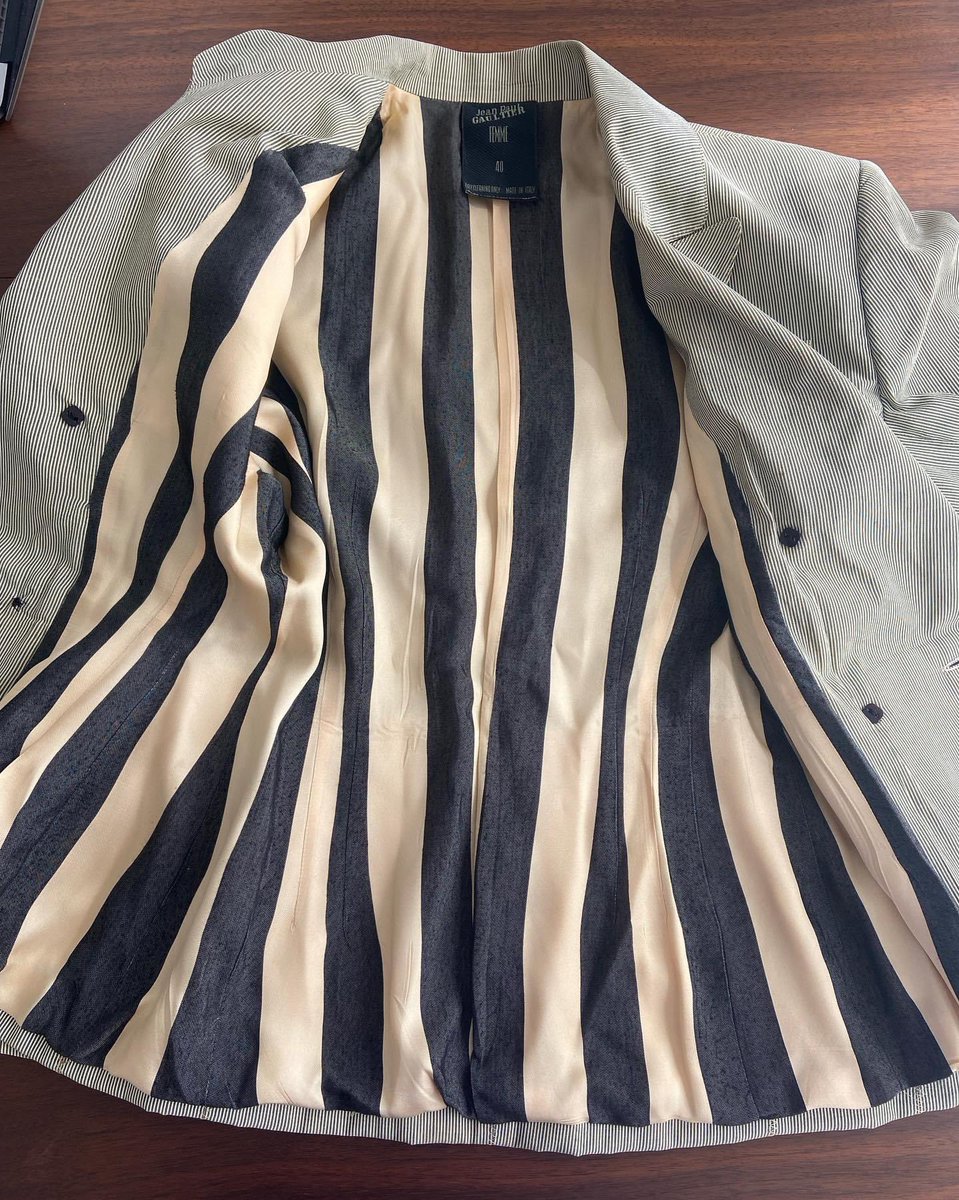 GoddessSevera's tweet photo. This would be a wonderful #schoolmarm #disciplinarian look. I can imagine doing #8ofthebest wearing this. 

Jean Paul Gaultier 1988 🖤 

#jeanpaulgaultier #vintagegaultier #tailoring #newlook #fashionflashback https://t.co/dq9DTa4IvC