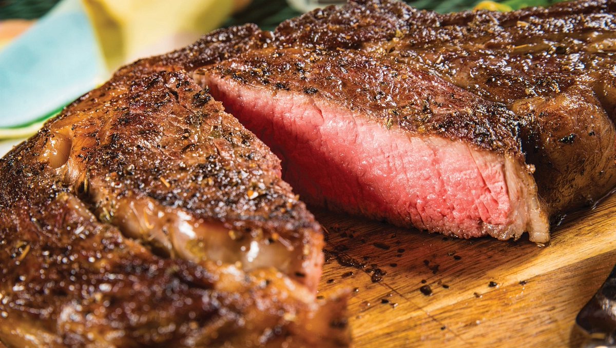 Kent_Rollins's tweet photo. Now I don't have all the equipment that a chef does to make a sous vide steak, BUT I do have a zip lock bag, a straw, and a yeti cooler.... And folks that's really all you need to make this juicy, tender steak!
Follow the link for the full recipe
https://t.co/HkaZE0F0bu https://t.co/0EvqmTz0w9