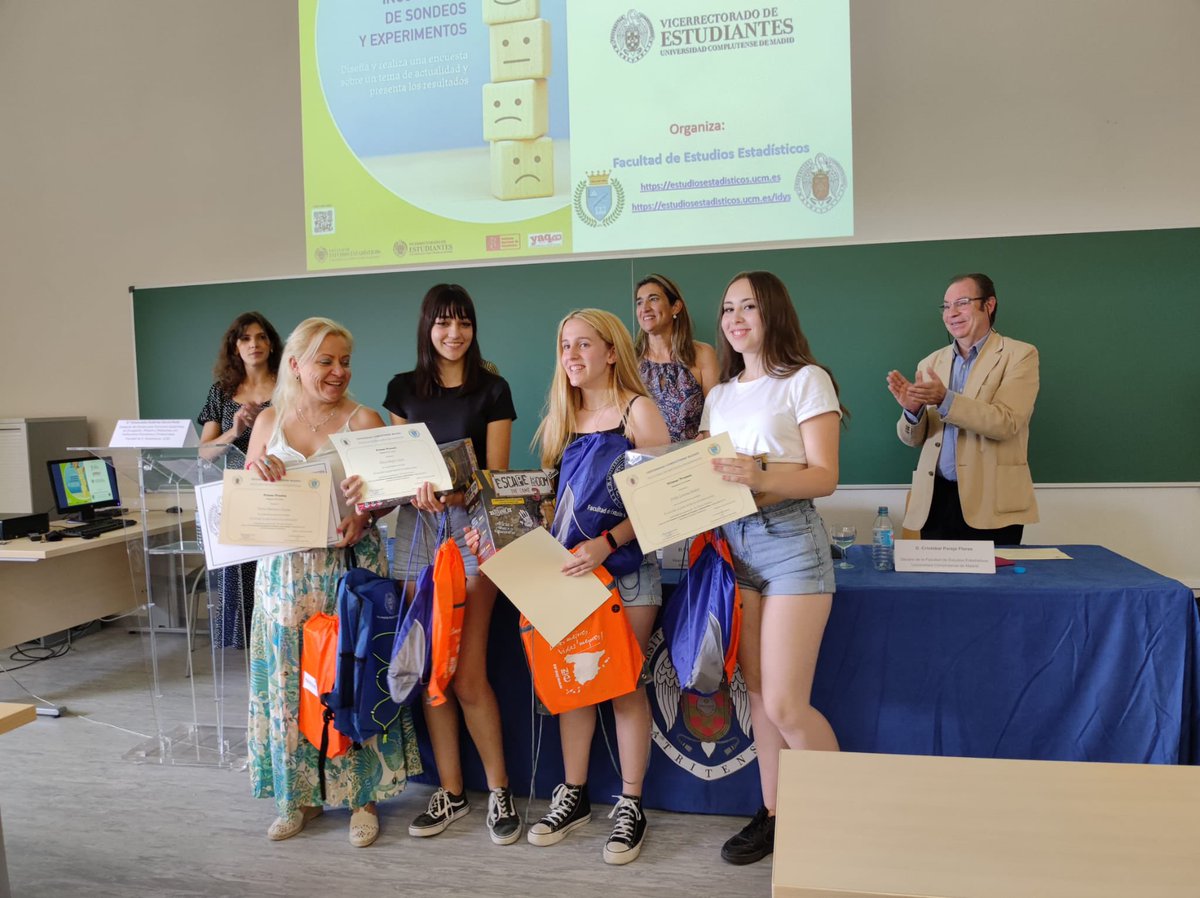 Nuestras alumnas de 3 eso ganan la fase local de Madrid de Incubadora de sondeos de la Facultad de Estadística,  con el trabajo El suicidio la gran lucha de los adolescentes. Del 23 al 25 compiten en la fase nacional. ¡¡Enhorabuena!!