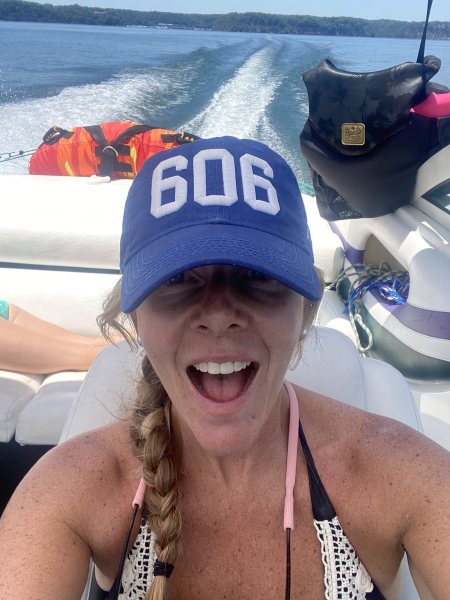 johna_bacon's tweet photo. This the best of the #606 @_LakeCumberland @Jesse_Bacon https://t.co/PquMlJ1yn1