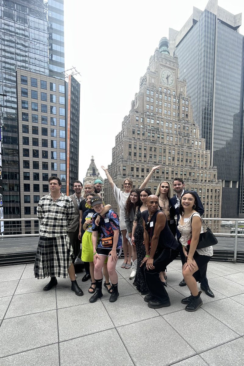The #supertrans <a href="/SuperRare/">SuperRare</a> panel today <a href="/Nasdaq/">Nasdaq</a> for their LGBTQ conference. 

The wonderful artists speaking are (L to R) <a href="/zak_krevitt/">zak</a> <a href="/samjstudios/">SamJ</a> <a href="/brivu/">Brian Vu</a> <a href="/kvollstaedt/">Klara Vollstaedt</a> <a href="/YannyCharleston/">Laurel Charleston</a> 

Be sure to check their work out. 

superrare.com/features/super…