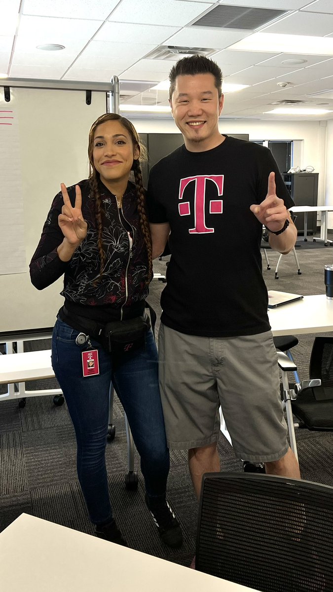 With the very famous <a href="/enithhawthorne/">Enith Hawthorne🌐 E-nith</a>   Had to get my fan photo #MOB