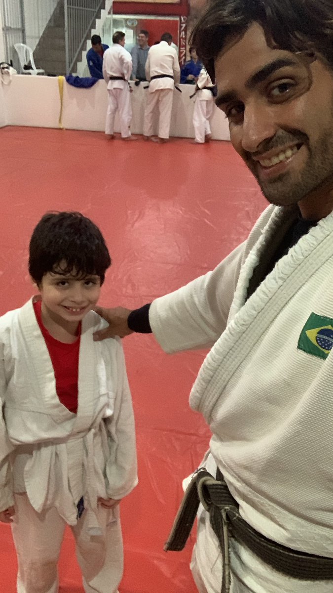 eduardojudoca1's tweet photo. Treinando desde cedo. Meu sobrinho ! Judoca https://t.co/Eza2GakQUf