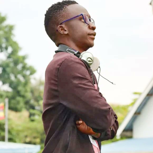 RadioPacisnews's tweet image. Another night, new possibilities and more of the inspiration on the #FriendlyConnection with  @Olivia UG and @Idraus

On air till 12am.

📻:94.5FM/ radiopacis.org