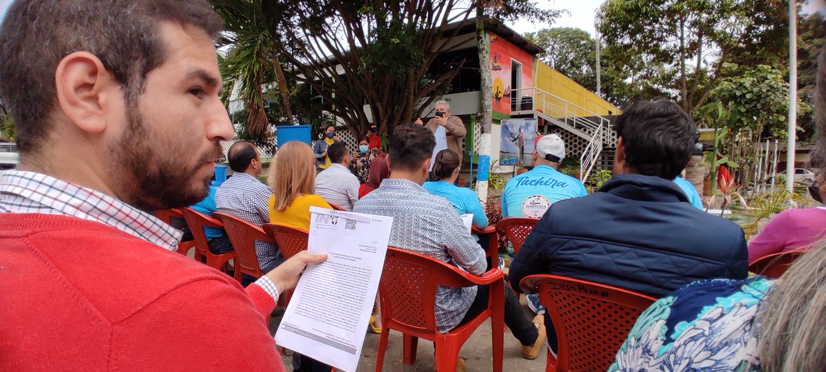 produce_tachira's tweet photo. 📸| Mediante la entrega de 157 hectáreas destinadas a potenciar la producción y garantizar la soberanía alimentaria, el @TachiraOrt y el #GabineteDeProducción, benefician a los #Conuqueros del Táchira con la adjudicación de 15 títulos de tierra.
@FreddyBernal
@Gob_Tachira https://t.co/2R2MLdrTCU