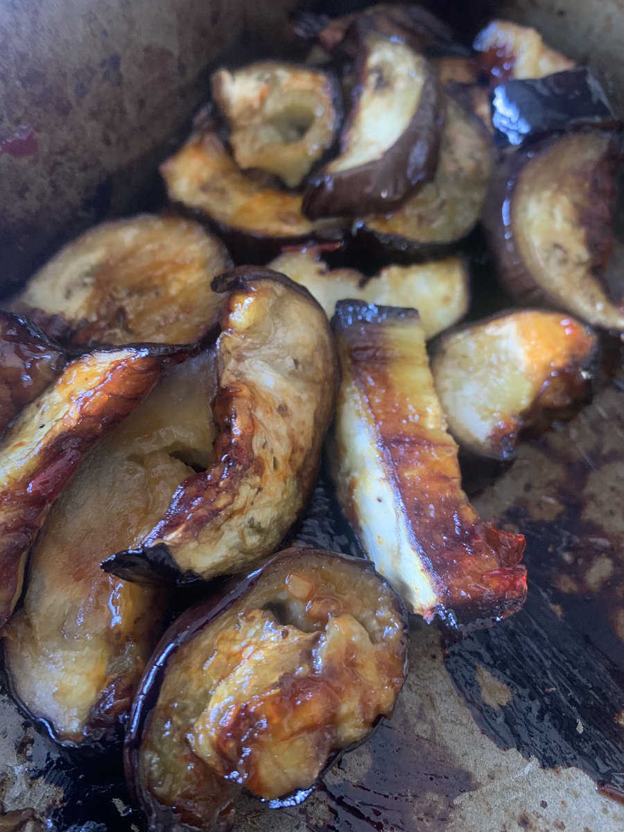 Roasted aubergine 🍆! These were pretty tasty but I’m looking for the secret ingredient to the #RosasThai aubergine dish - it’s perfection. Sticky and sweet and chewy and just YUM. This is pretty healthy in comparaison. Anyone any ideas?! #roastedAubergine