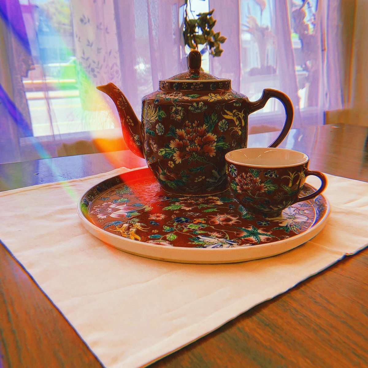 maycourtwindsor's tweet photo. ☀️HIDDEN GEM☀️ This week’s hidden gem is an adorable little tea set! 🍵 It includes a tea pot, tea cup, and matching tray! ✨ AND…. it’s only $10! 💗

Interested? Don’t wait, this cutie will move quickly!! Stop by the shop 1-4 today-Friday, or 11-3 on Sat! ☕️🌼💗 https://t.co/ExnsOcQFw7
