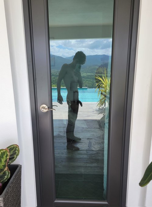 ☀️🍆 https://t.co/7zqKm6BWua