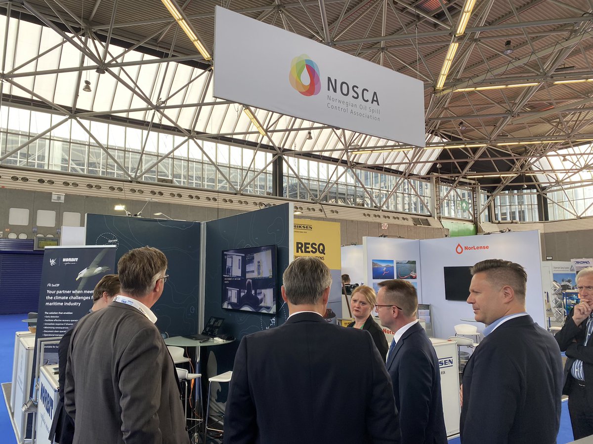 NorwayTheHague's tweet photo. Clean Oceans 🌊 are a top priority for Norway🇳🇴

@NorwayAmbNL visited @Interspill2022 to meet with the companies &amp; organizations of #NOSCA Clean Oceans how they can help with preparedness, response &amp; restoration in relation to oil spills &amp; other marine pollution. https://t.co/SVqRr8va9e