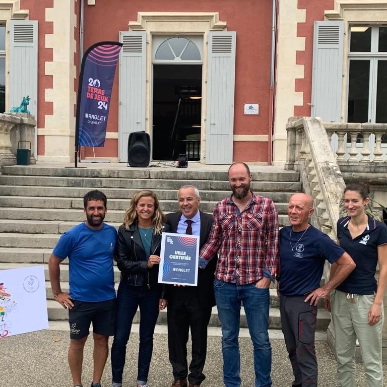 64_usep's tweet photo. 2è acte aujourd'hui à @VilleAnglet , labellisée #TerreDeJeux2024. Une excellente #JournéeOlympique pour les 170 élèves participants, qui ont pu pratiquer le judo, le tennis, le basket fauteuil, mais aussi la course d'orientation, et l'indétrônable quiz olympique avec le #CDOS64 . https://t.co/fi3dgsSE8h