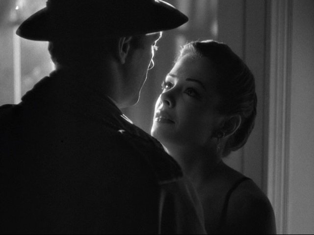 AVegaAmaya's tweet photo. -"No quiero morir."
-"Yo tampoco, pero quiero ser el último llegado el caso."
#CitasDeCine
#OutOfThePast
#RetornoAlPasado 1947
#JacquesTourneur 🎬🎥🎞️
#DanielMainwaring ✒️📖
#JaneGreer
#RobertMitchum
#CineNegro https://t.co/LruqVqjgET