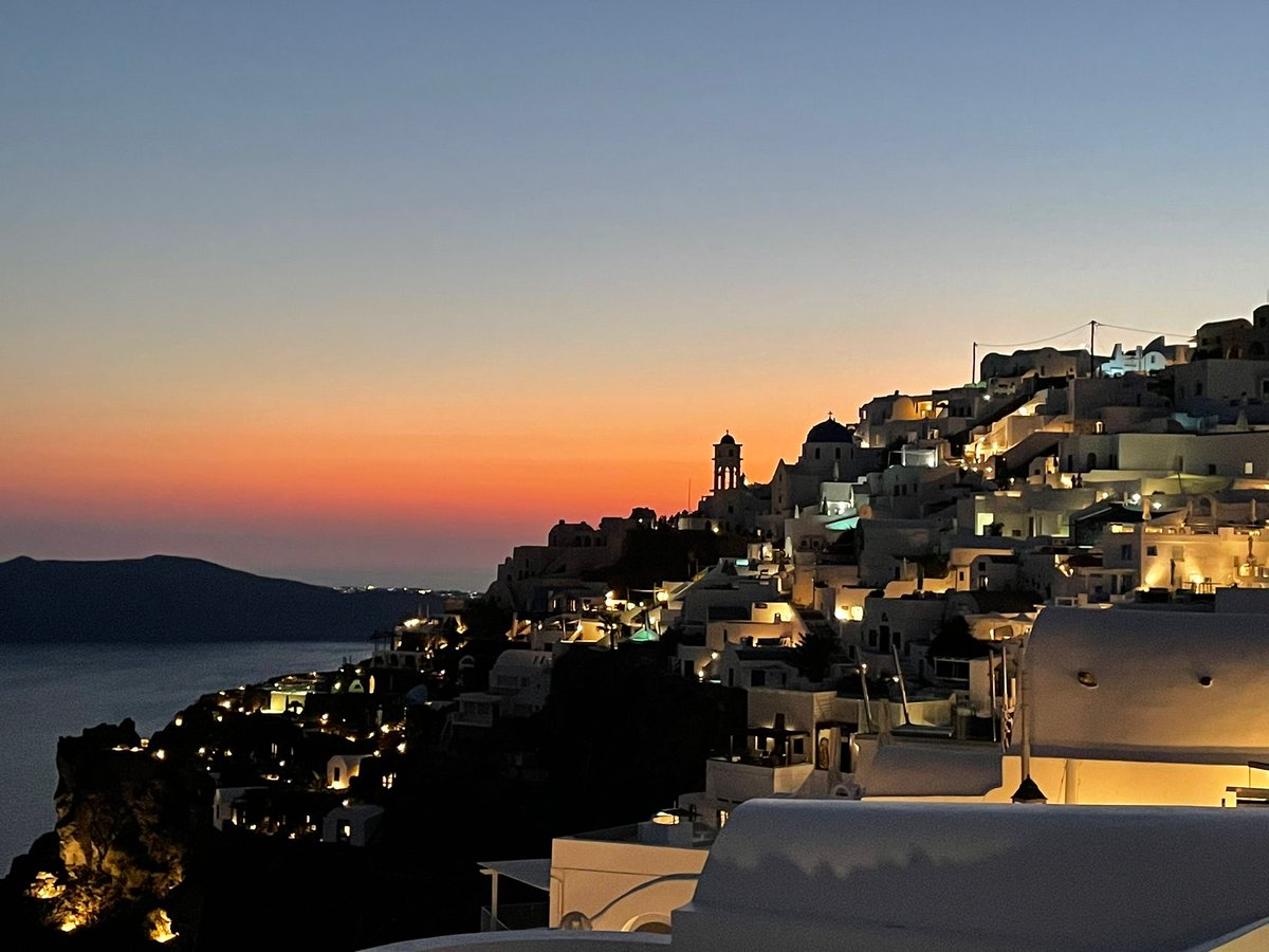 Retirement evenings spent  in Santorini can’t get much better 😎😎