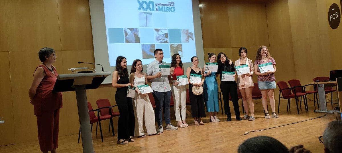 INSJonqueres's tweet photo. La Lucía i el Pol amb el seu TDR han guanyat el 3r Premi de la XXI Edició Premis Montserrat Miró. Enhorabona a tots/es per la vostra feina!@sbdeducacio @boschcardellach @CRPSabadell https://t.co/RviQwfQlpM