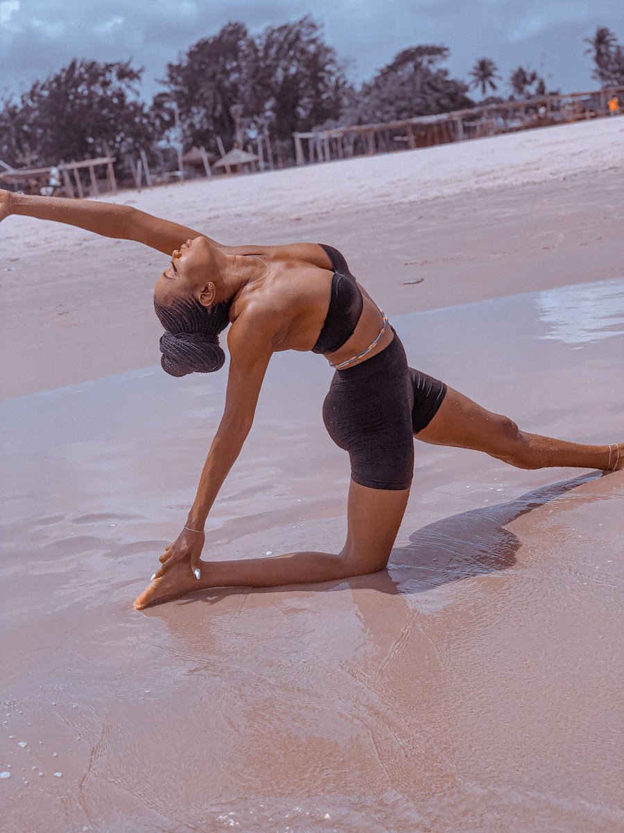 Sleem_P's tweet photo. Happy International Yoga Day 🧘
Not done Yoga in a minute but... ☺️
#June212022 #intlyogaday #womenandyoga #yogawomen #yogaisfun #yogaislife https://t.co/kIVCr1AzcO https://t.co/NcKvqHLtm1