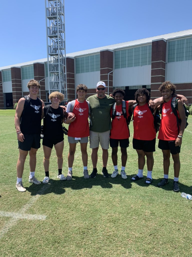 Gators take on <a href="/LouisvilleFB/">Louisville Football</a> camp! Always great to be together!!