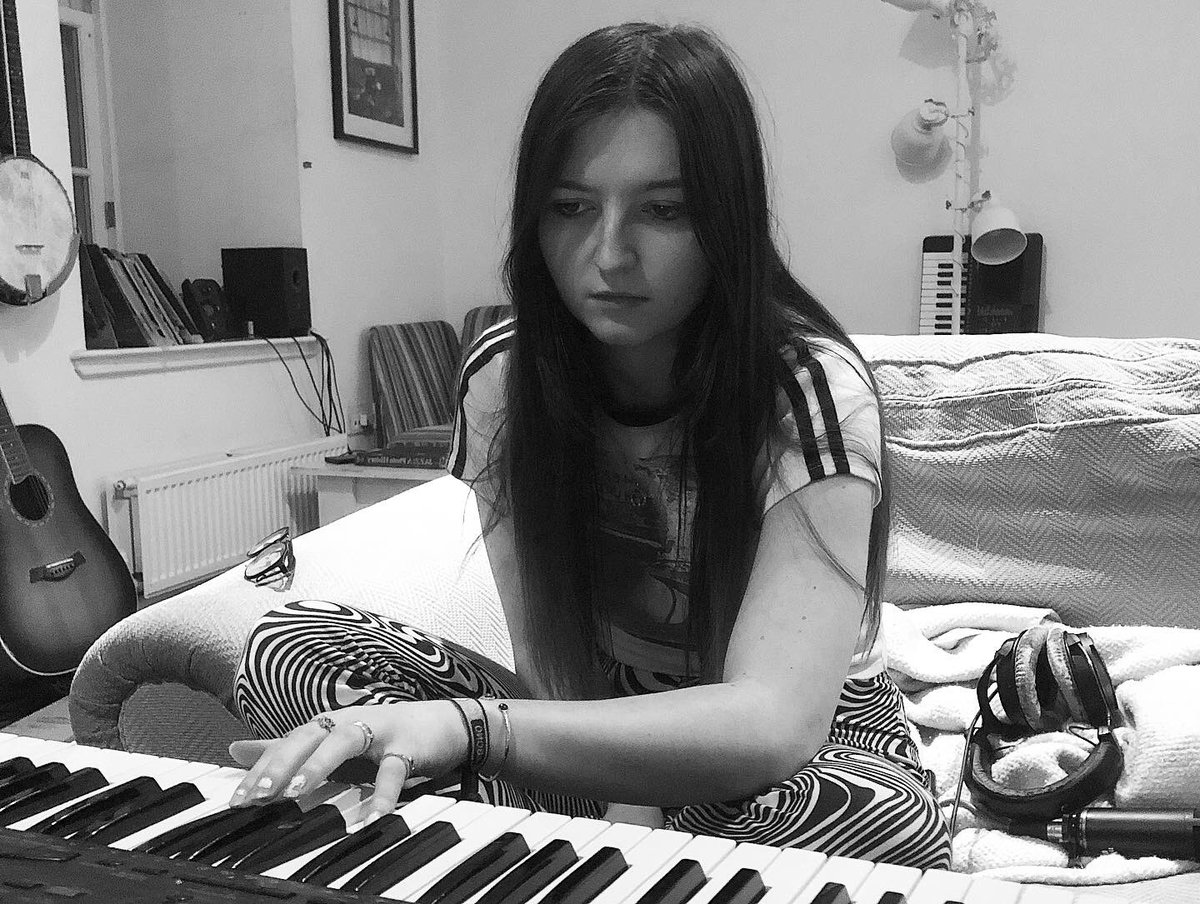 RightHandIsMyDa's tweet photo. In the home studio🎧 exciting times!!! Watch this space👀 https://t.co/et9MbUeA1w