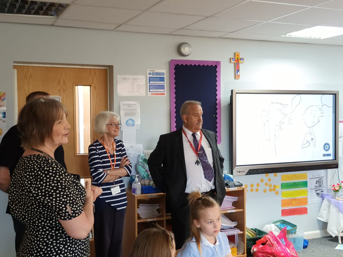 MickWhitleyMP's tweet photo. I really enjoyed my visit to @StPaulsRCWirral and seeing for myself the great work they are doing for our young people. 

It's vital that the Council listen to parents and the local community and ensure that this school stays open. https://t.co/ffkiYzOdvs