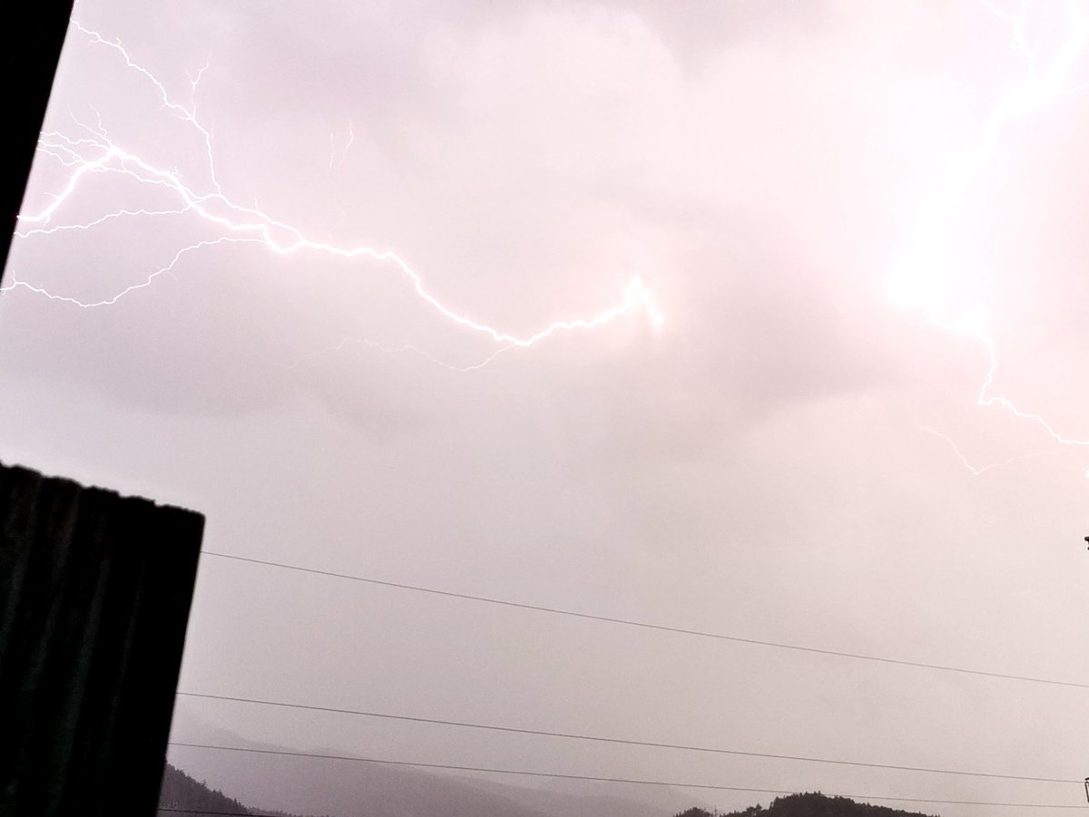mediokritas's tweet photo. @alpen_wetter https://t.co/Mo8CzQkp86