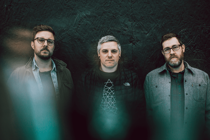 Seattle post-hardcore trio @FixturesSeattle reimagines what a live album can be with their new EP ‘Live at Robert Lang Studios,’ which is streaming in full right now. decibelmagazine.com/2022/06/21/ful…