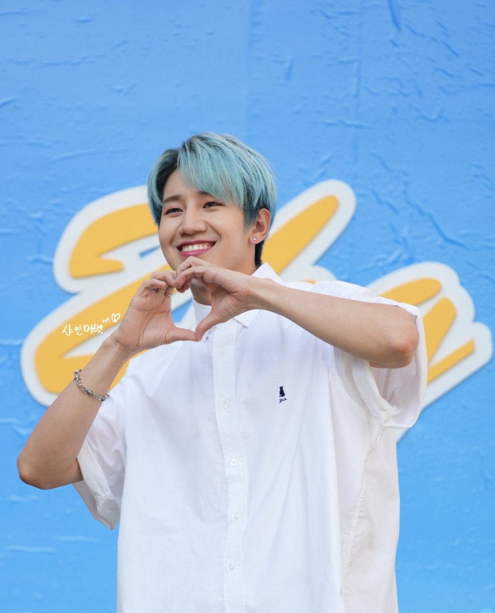 220621 2TAN컴백기념 라이브 
왜이리 이뻐???🧡🧡🧡
뭐 언제나 예쁜데 매번 놀랍다. 😁 

<a href="/tan__official_/">TAN_official</a> 
#이창선 #창선 #leechangsun 
#changsun #TAN #탄 #ToAllNations #2TAN #컴백