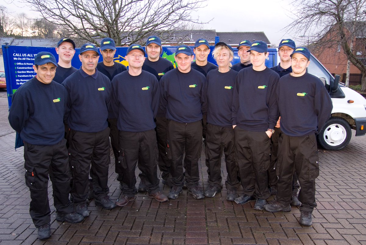 junkporters's tweet photo. JunkPorters #VanAndMan removal service in Nottinghamshire/ Nottingham is a fast, cost-effective, and hassle-free way to dispose of unwanted items and is often a cheaper alternative to a #skipHireCompany.
#Nottinghamshire #Nottingham https://t.co/XF8I0tlRZm