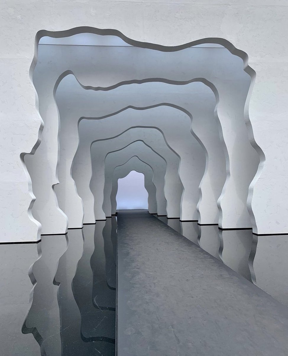 Divided Layers by Daniel Arsham
In collaboration with Kohler

📍Palazzo del Senato, Milan