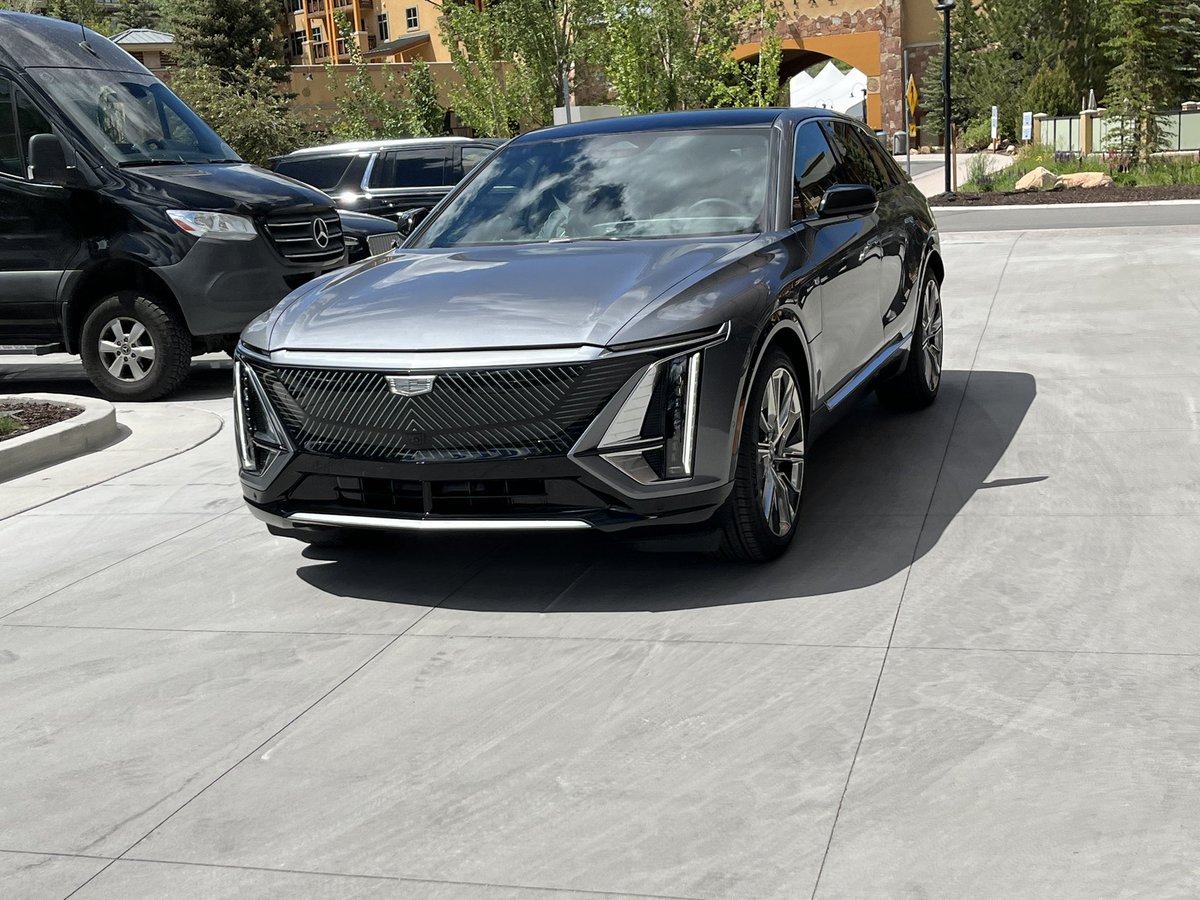 mark_phelan's tweet photo. At last! About to drive the @Cadillac Lyriq electric vehicle. Read about it 6/28 on @freep https://t.co/bpXAmhK4d4