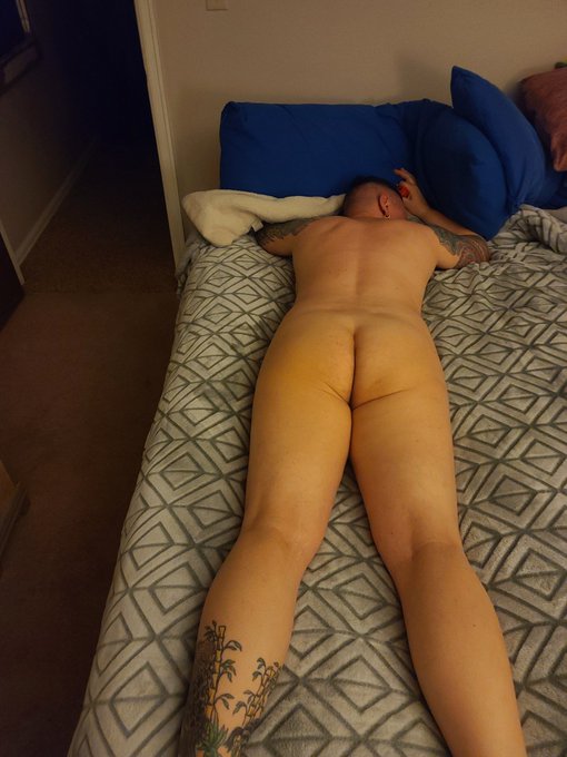 Who wants to rub her sexy #Milf body down! https://t.co/4P3OxNDSFN<a href="/tag/milf"class="tags">#Milf</a>