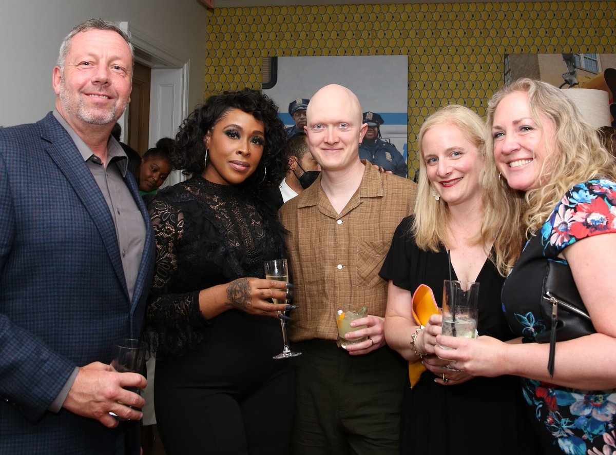 Tribeca's tweet image. Last week we screened #TribecaX Best Feature winner “The Beauty of Blackness.” The film centers on Fashion Fair, the first national cosmetics company that focused entirely on Black women. #Tribeca2022
@Digitas, @voxmedia, @sephora, @venture_land , @fashionfair