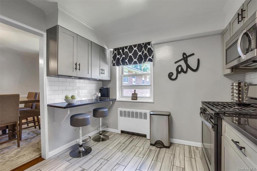 wlipscomb's tweet image. You have just found an impeccably maintained, updated 1 Bedroom, 1 Bath Co-op with assigned parking available and additional storage. Nobody lives above you in this 2nd floor apartment located within . . .
bit.ly/3ybq0Qw