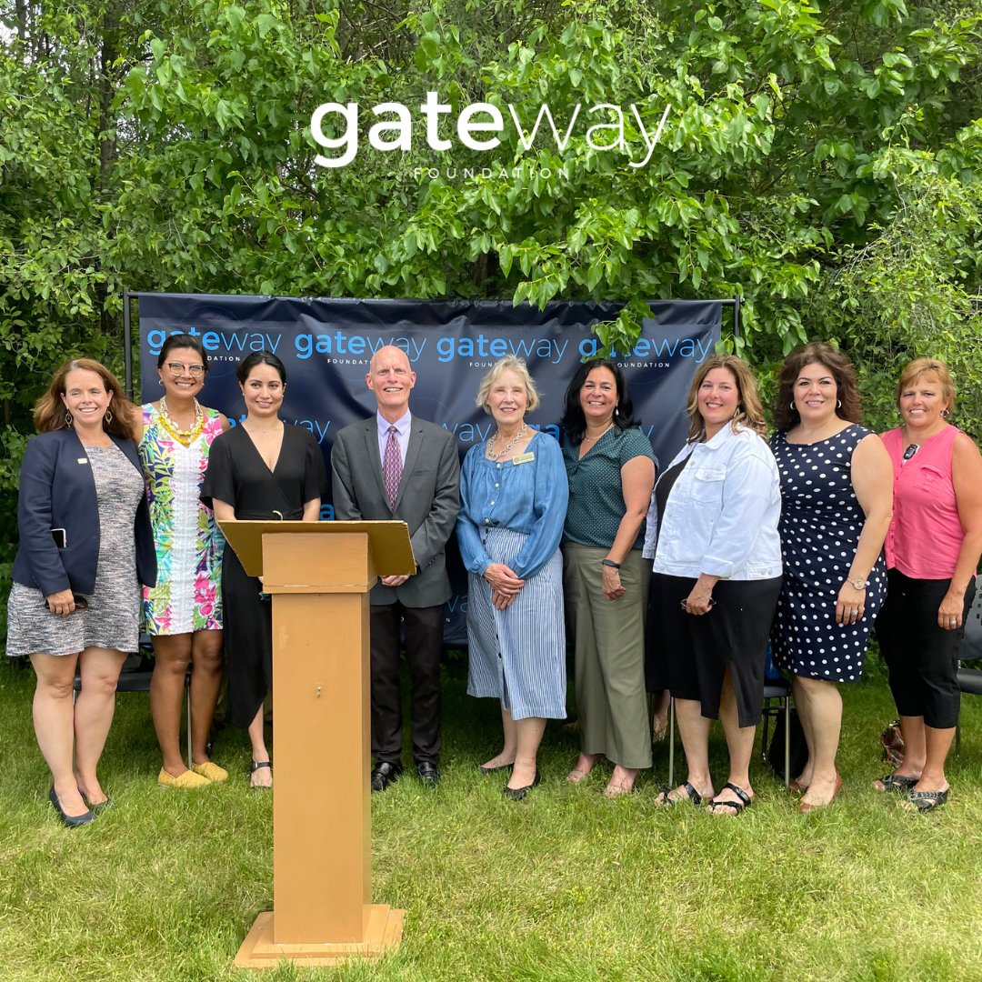 RecoverGateway's tweet photo. Officials were on hand during a press conference Wednesday to announce that a $9.2 million state capital grant will help Gateway Foundation expand its facility at 400 Mercy Lane in Aurora.

https://t.co/rc6eFN3geH https://t.co/2us0wLpO29