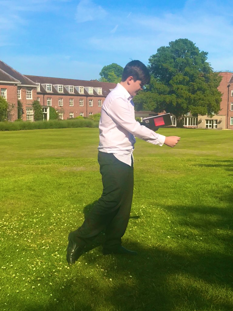 OratoryEAL's tweet photo. More Shakespeare in the sunshine!! 🎭🌞 https://t.co/ERQFWbyQLK
