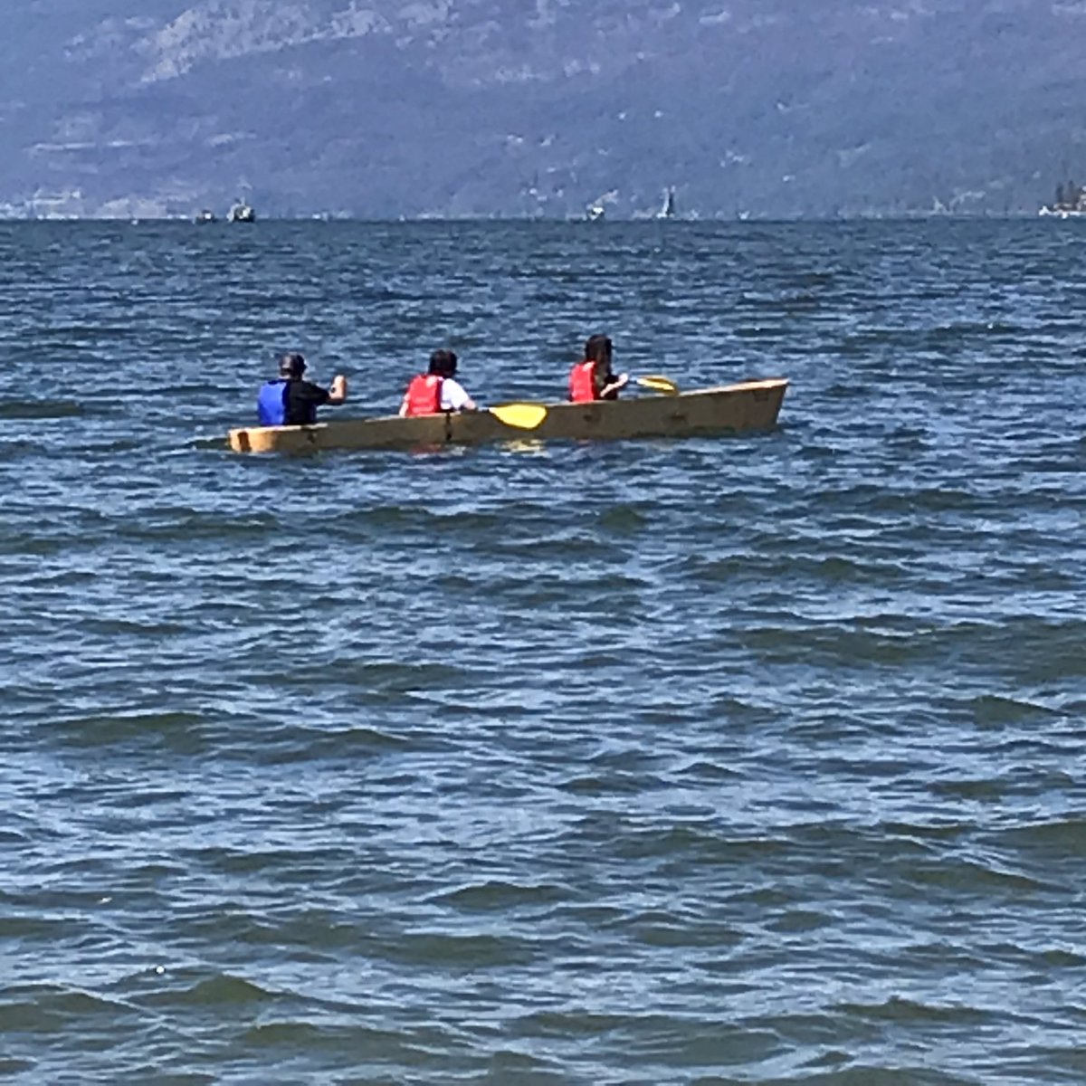 MrsSakakibara's tweet photo. Recognizing and celebrating Indigenous peoples and cultures in @SD22Vernon with a Canoe Ceremony- Syilx master carver Frank Marchand shared his knowledge and teaching with students in carving a traditional dugout canoe! https://t.co/bRz3Cm8eTB